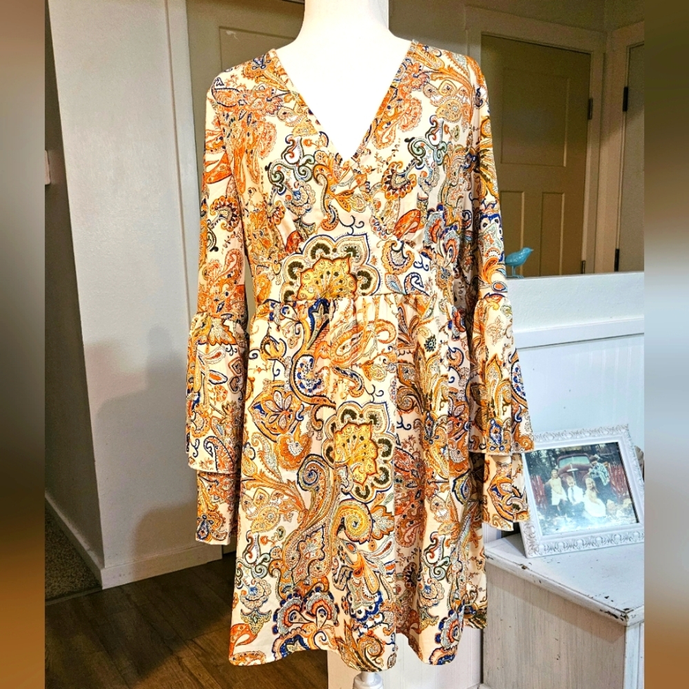 NWT'S - OVER THE MOON - Paisley Print Knee Length Dress - Size Large